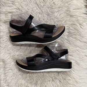 Bionica Cybele Leather Black Comfort Walking
Outdoor Sandals Women size 7.5M